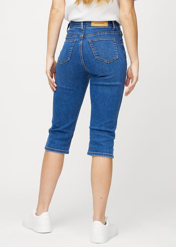 Dunkelblaue Denim-regular-Capris von hinten gesehen, sodass man das gesamte Produkt sehen kann.