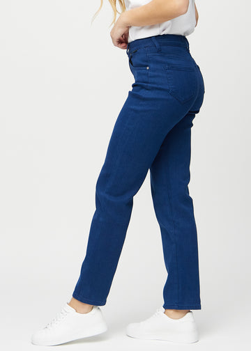 Regular-Jeans für Damen in Dunkelblau, Farbe Royals. Seitenansicht an einem Model.