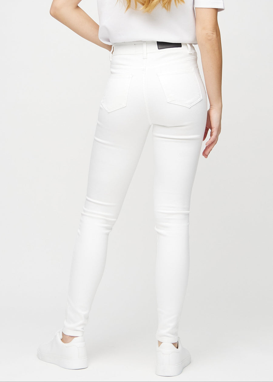 Skinny-Jeans für Damen in Weiß, Farbe Marguerites. Rückansicht an einem Model mit der gesamten Passform.