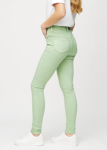 Skinny-Jeans für Damen in Hellgrün, Farbe Mints. Seitenansicht an einem Model.