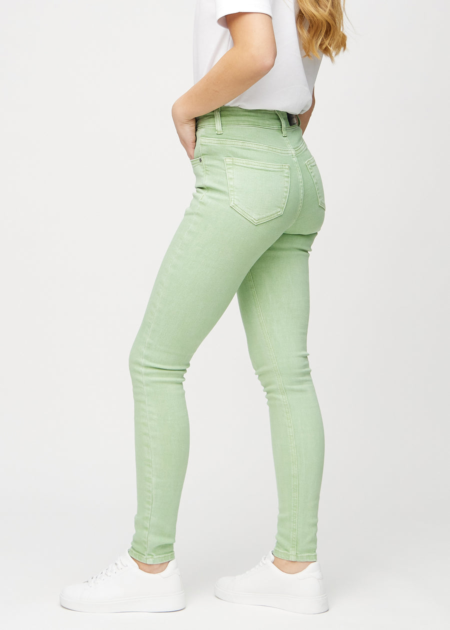 Skinny-Jeans für Damen in Hellgrün, Farbe Mints. Seitenansicht an einem Model.