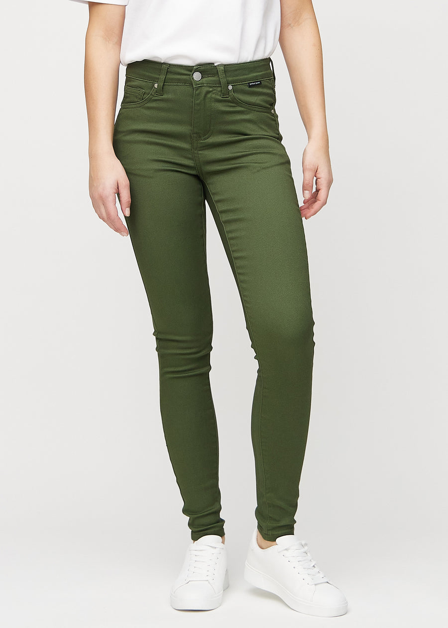 Skinny-Jeans für Damen in Dunkelgrün, Farbe Renewals. Vorderansicht an einem Model; die Jeans liegen eng am Bein an.