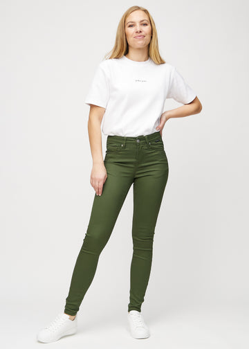 Skinny-Jeans für Damen in Dunkelgrün, Farbe Renewals. Ganzkörperansicht eines Models in den Jeans.