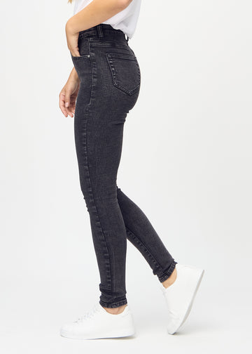 Skinny-Jeans für Damen in Dunkelgrau, Farbe Shadows. Seitenansicht an einem Model.