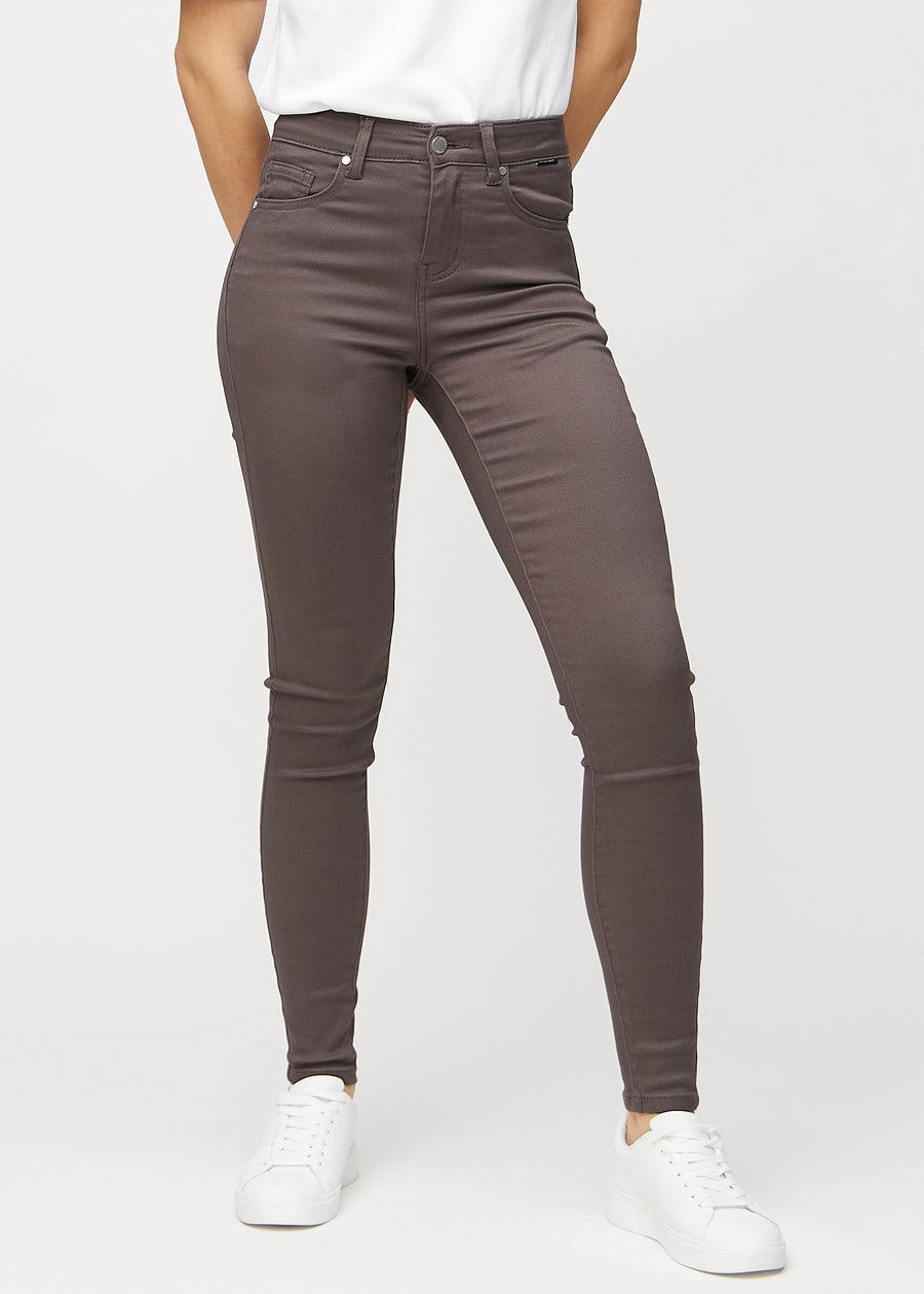 Graubraune skinny jeans, Modellname Thunders, die eng am Bein anliegen, von vorn gesehen.