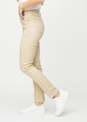 Slim-Jeans für Damen in Beige, Farbe Gazelles. Seitenansicht an einem Model.