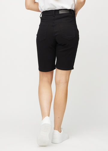 Schwarze regular Middle Shorts von hinten gesehen, sodass man das gesamte Produkt sehen kann.